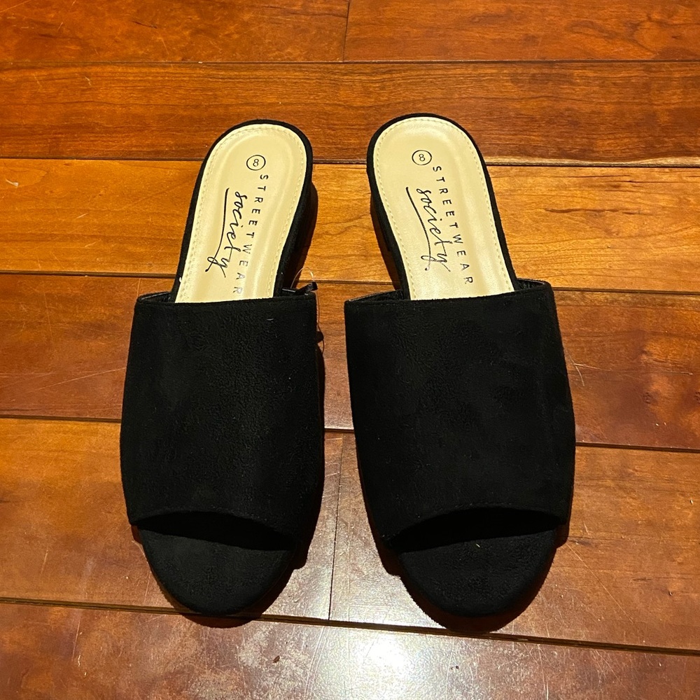 Street wear society sandal with heel